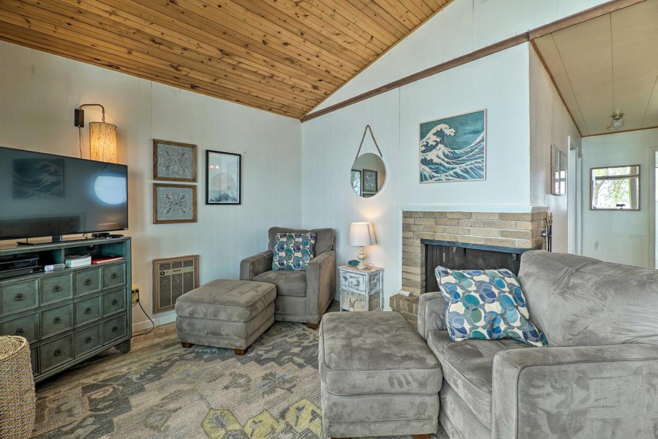 Lakefront Cottage Near Wineries And State Parks! Mears Εξωτερικό φωτογραφία